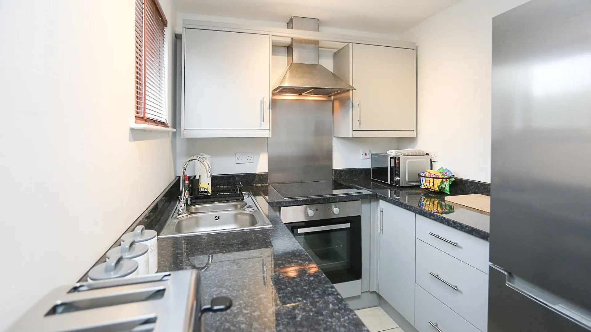 Newly Refurbished! Eastside Escape - Conveniently Located With Fantastic Local Transport Links Lejlighed Belfast
